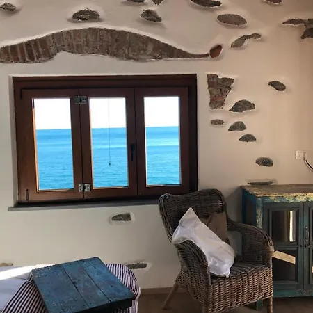 בית נופש La Casa Del Doganiere מונטרוסו אל מארה